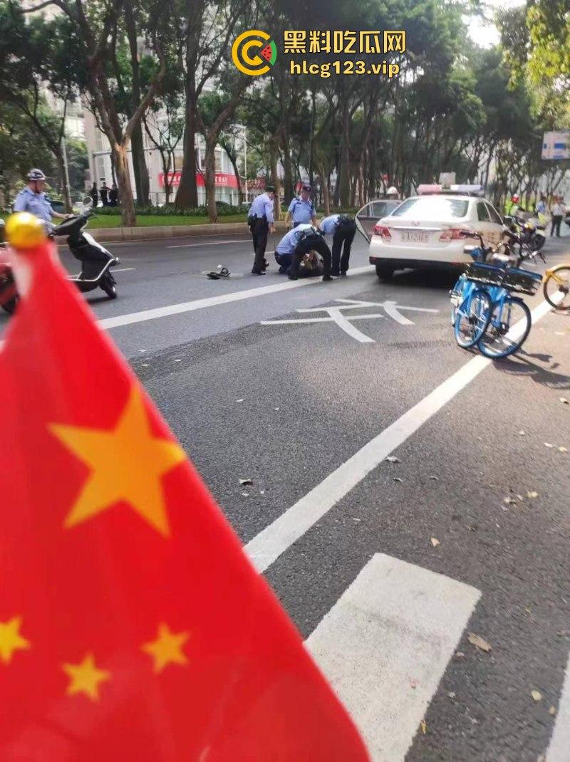 广州天河60岁老头维权无果报复社会 大街上随机收割人头 三人被砍伤-13