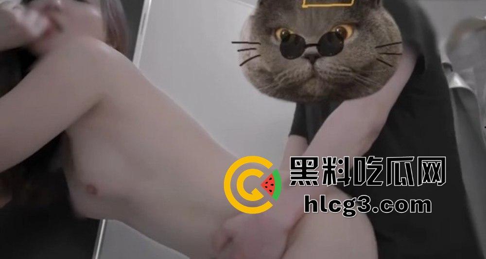 【直播曝光】一线天极品福利姬挑战极限，男厕所内被榜一大哥操翻，堪称直播界终极任务！-7