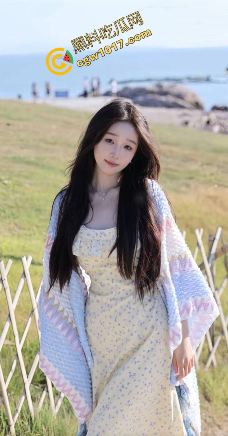 广东校花【羽欣晴】白天纯情学生，夜晚深喉神技，蜜口舔吞吸取精液，喷溅喉咙，诱惑无限，骚劲儿直冲天际-3