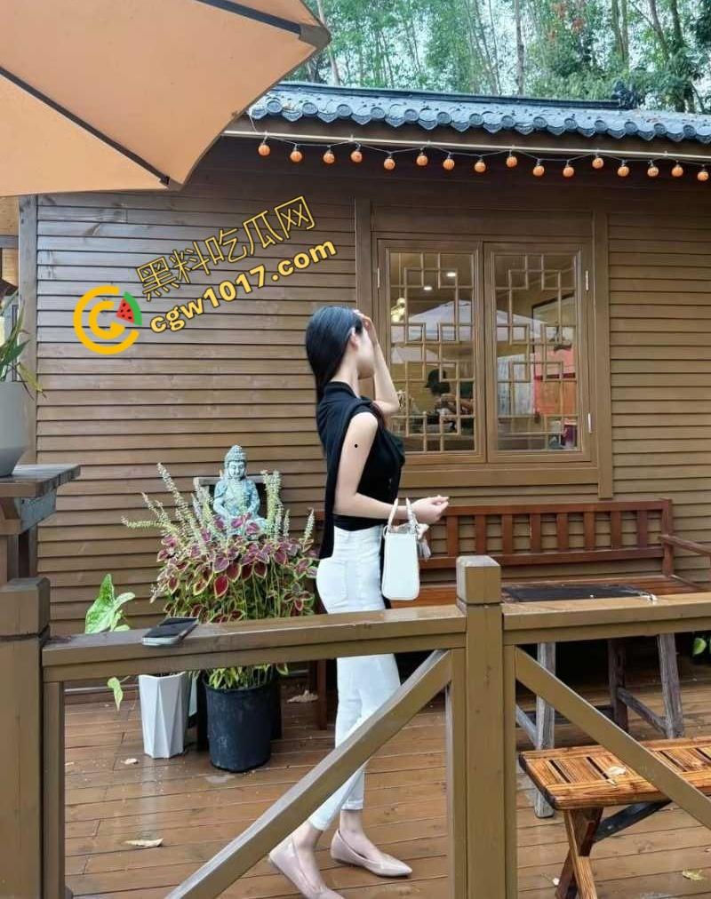 贵州人妻【陈嘉怡】肉欲视频曝光全网，肥臀乱颤奶波荡漾，春情迷离浪叫不断，粗屌深入湿穴狂操，欲火熊熊燃遍网络-12