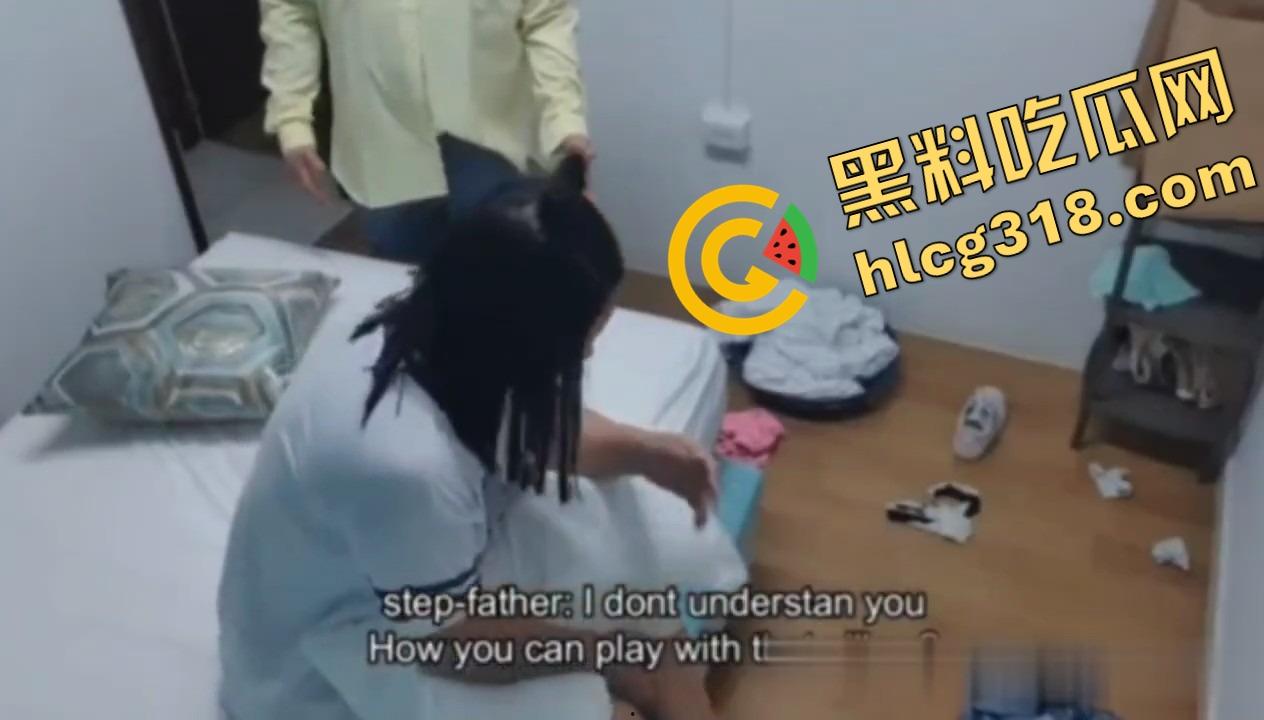 这画面我能看十遍，美国女主播开色播衣服刚脱一半，奶奶冲进来开锤，爷爷悄悄锁门摸奶！-11