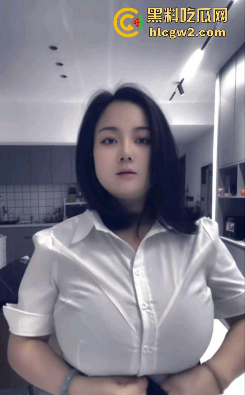 抖音离异小网红【大杯奶茶】多部诱惑福利流出 肥臀巨乳身材丰满 属实风韵犹存-5