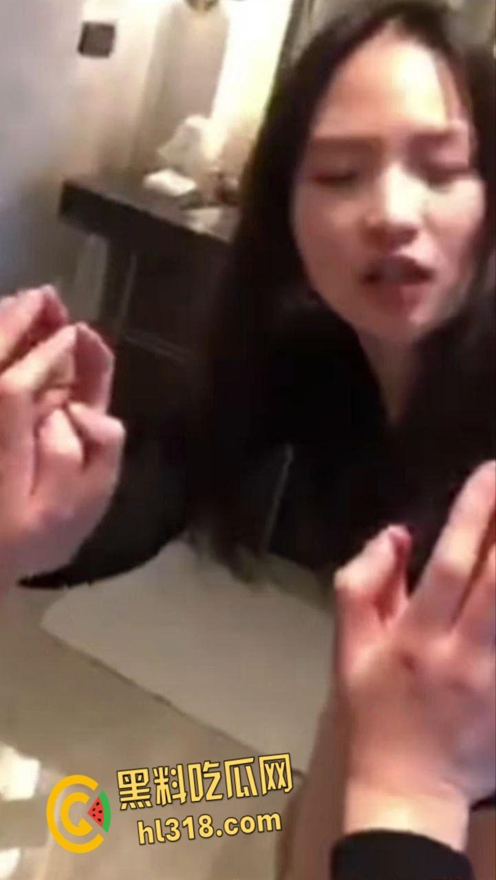 安徽合肥宝马女销售【史柯】,卖车还把自己给卖出去了,被客户酒店后入爆插,高潮喷水双腿颤抖到站不稳!-4