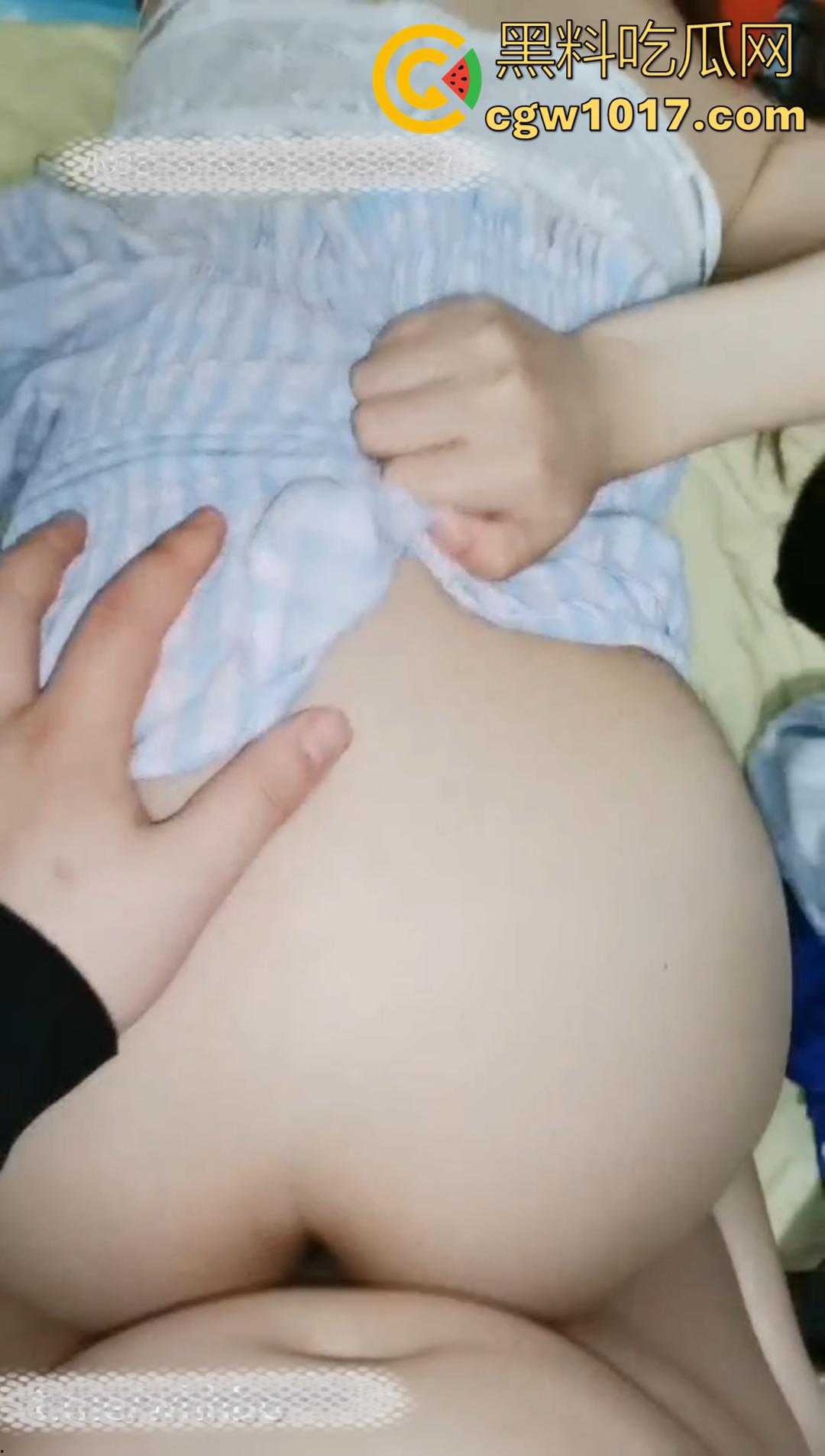 黄色主播花天价真实破处!高中巨乳妹子被开苞,插进去血流整个鸡巴上都是 妹子嗷嗷喊疼!-8