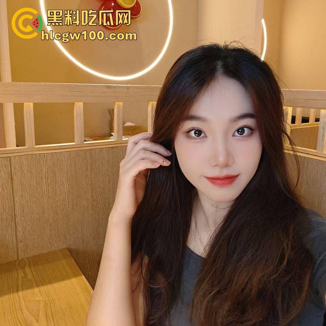 中国好邻居 夫妻啪啪连窗帘都懒得拉 老婆娇喘声飙到90分贝,站立式猛怼笑到开花,瓜友直接变摄影师全程偷拍!-11