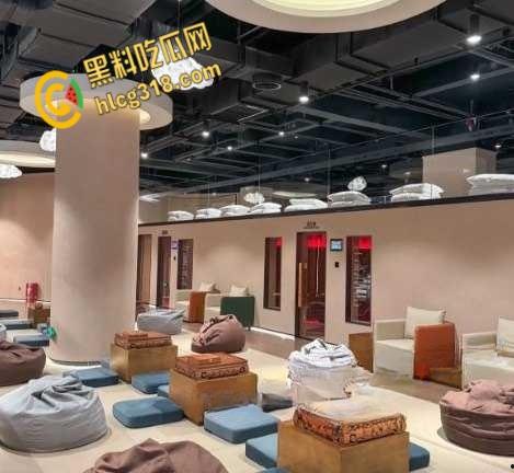 为工作献身的便衣警察，卧底成都男同纯浴会所，满脸嫌弃的享受男技师口活 !-3