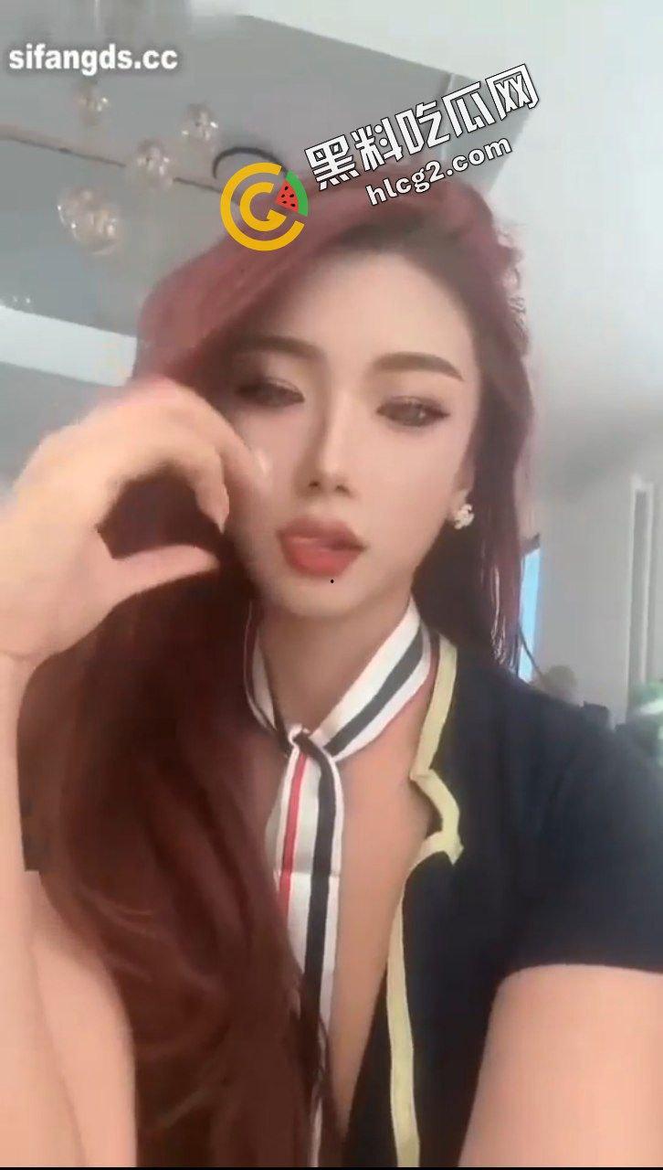 抖音飒爽反差小姐姐『舌舌M』又御奶子又圆润 保时捷定制自慰揉奶视频流出-2