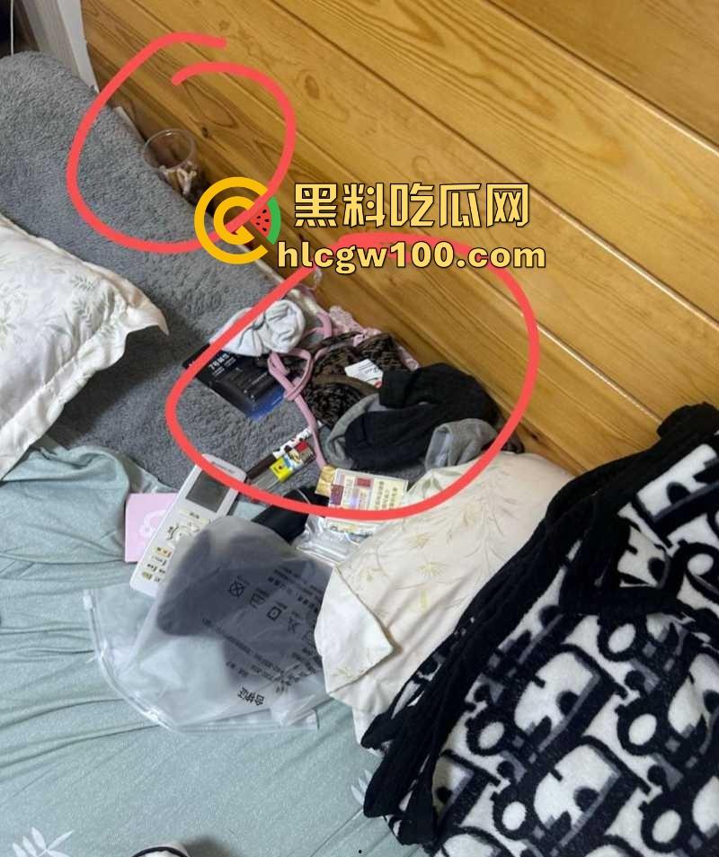 常州精神小妹【费雨心】被舍友曝光,一个月睡6个男人,强迫闺蜜睡精液床,内裤扔瓜友枕边物理攻击瓜友!-25