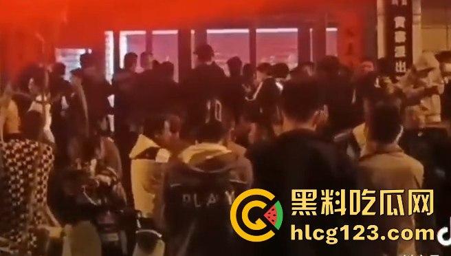 山西阳曲校园霸凌四五人围殴一女生,还威胁下跪?简直无法无天!-11