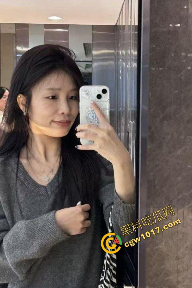 长沙工业学院大二清纯学姐【李芊婉】不雅视频曝光，雪肌黑丝大长腿，高潮迭起翻白眼，校园女神淫荡自慰，大屌猛插满足欲火-6