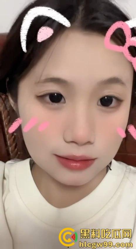 杭州七中清纯可爱大奶学生妹【钱佳】露乳抠逼展示傲人身材,奶子这么黑没少被人干过-3