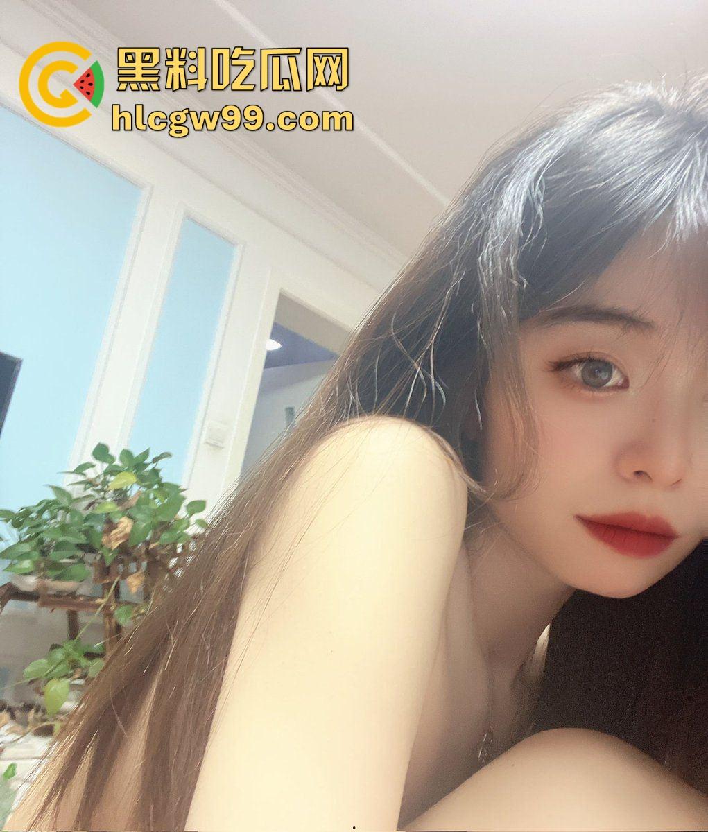 名表土豪大哥约炮肉感骚鸡【谭敏】清纯甜御模样却是精盆母狗，为了钱肉体交易射了满背！独家曝光流出！-4