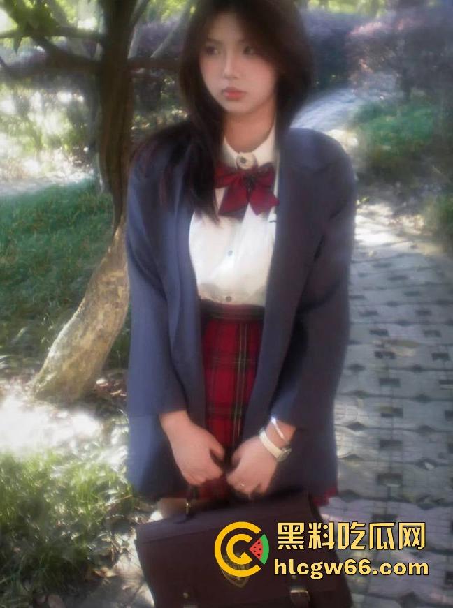 抖音天生荡妇圣体【宣宣】被网调教自慰 爆扣大黑木耳揉捏黑珍珠奶头 这逼一看就平时没少挨炮啊!-5