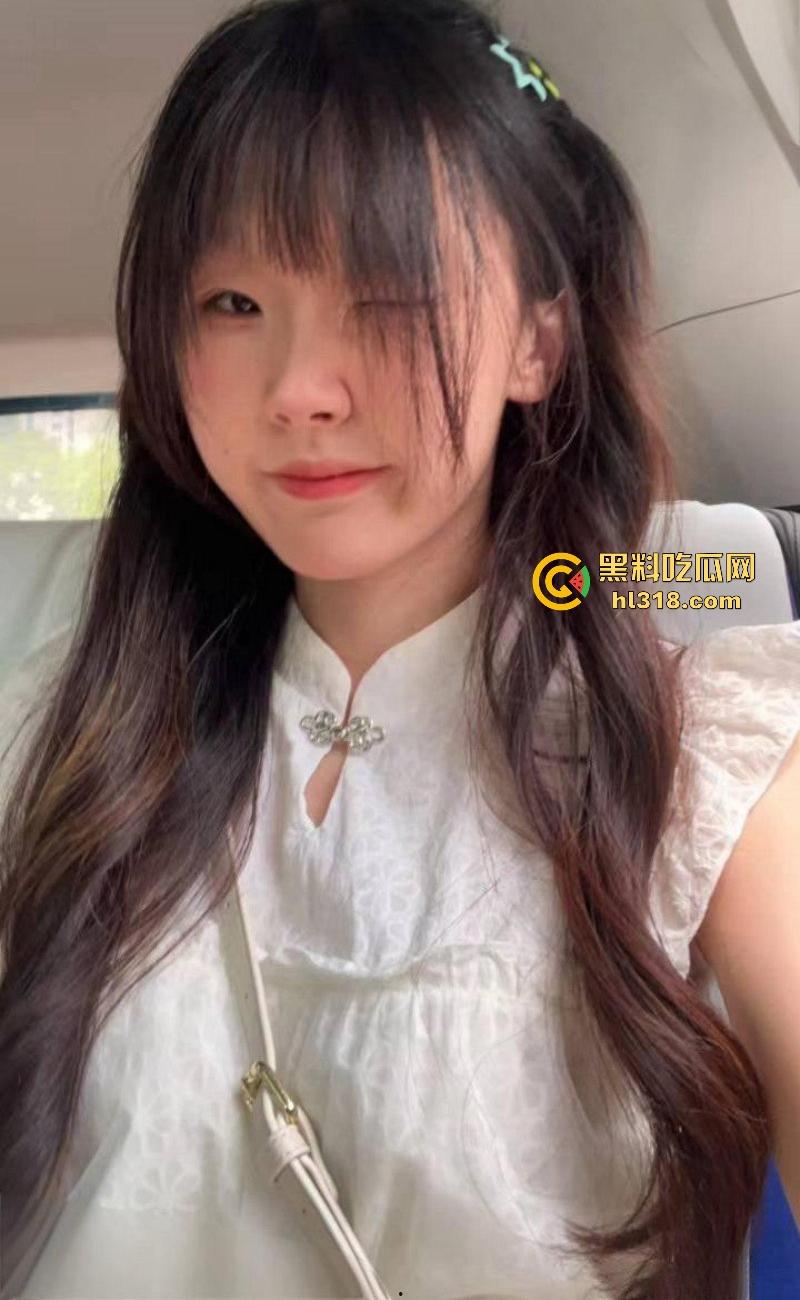 华南理工大学珠海学院超反差大一嫩妹【林卓怡】性爱视频曝光，与大龄炮友一夜两炮，骑乘榨精淫荡至极！-2