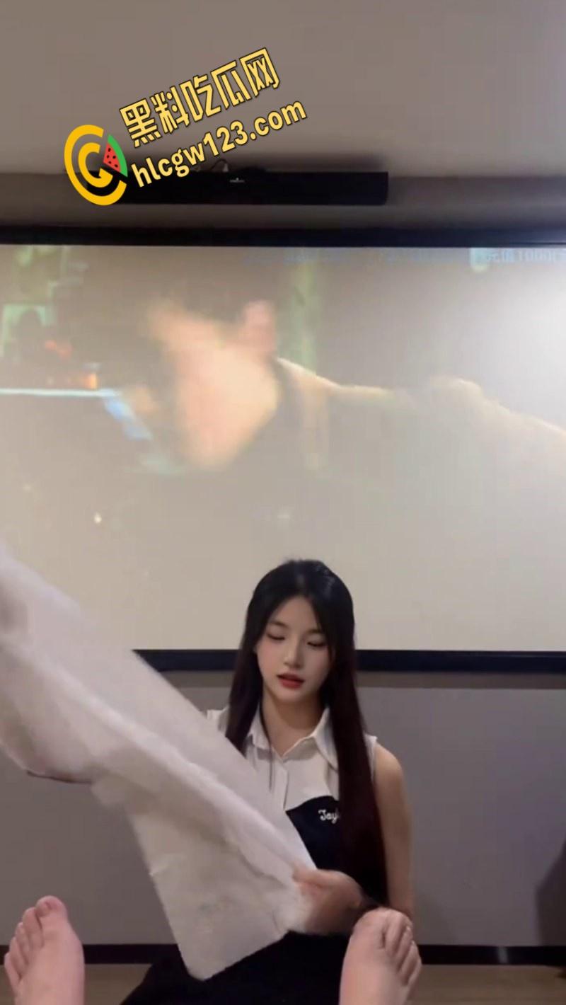 逸净城网红足疗店,一人扛起一家店的颜值,莞式服务体验帝王享受!-4