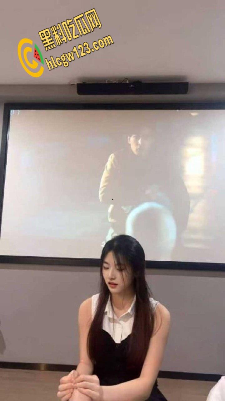 逸净城网红足疗店,一人扛起一家店的颜值,莞式服务体验帝王享受!-5