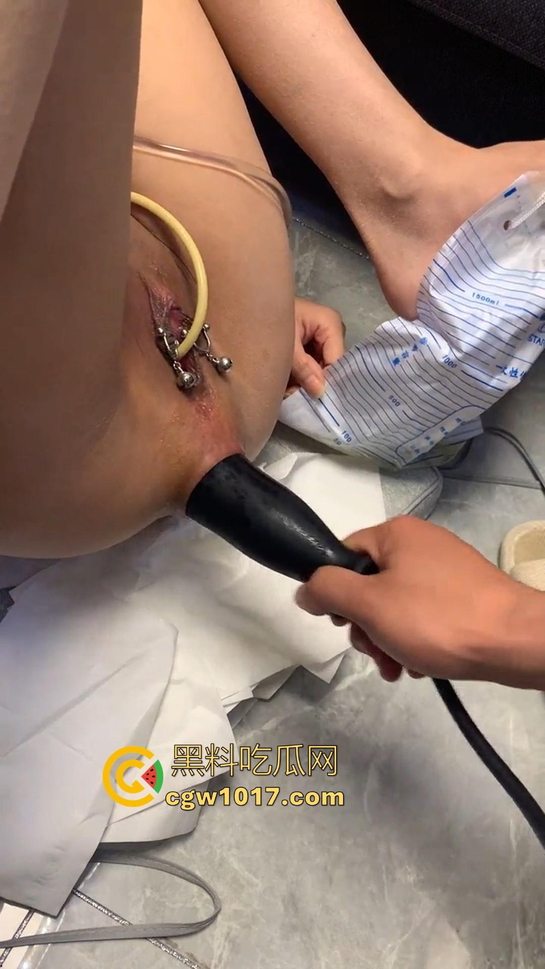 重口慎点！充气式肛塞，导尿管，玩弄穿环女奴！一开始以为平平无奇，拔出来才知道这肛门这么能塞啊！-6