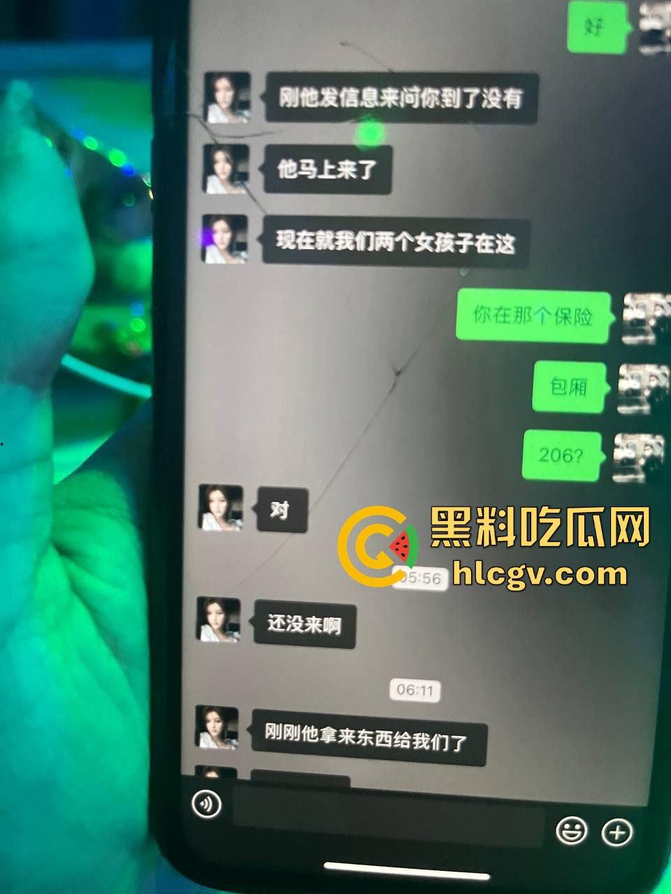 湖南高颜值御姐『李雪』偷情翻车！勾引孕妇老公被正妻抓奸，事后装纯结果爆出是个饥渴小骚逼！-4