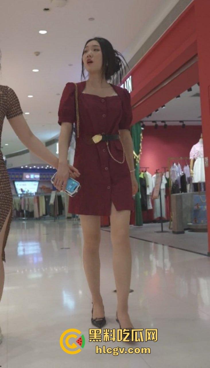 高质量抄底合集 视奸各种妹子裙下风光 美鲍逼缝尽显骚货之姿-8