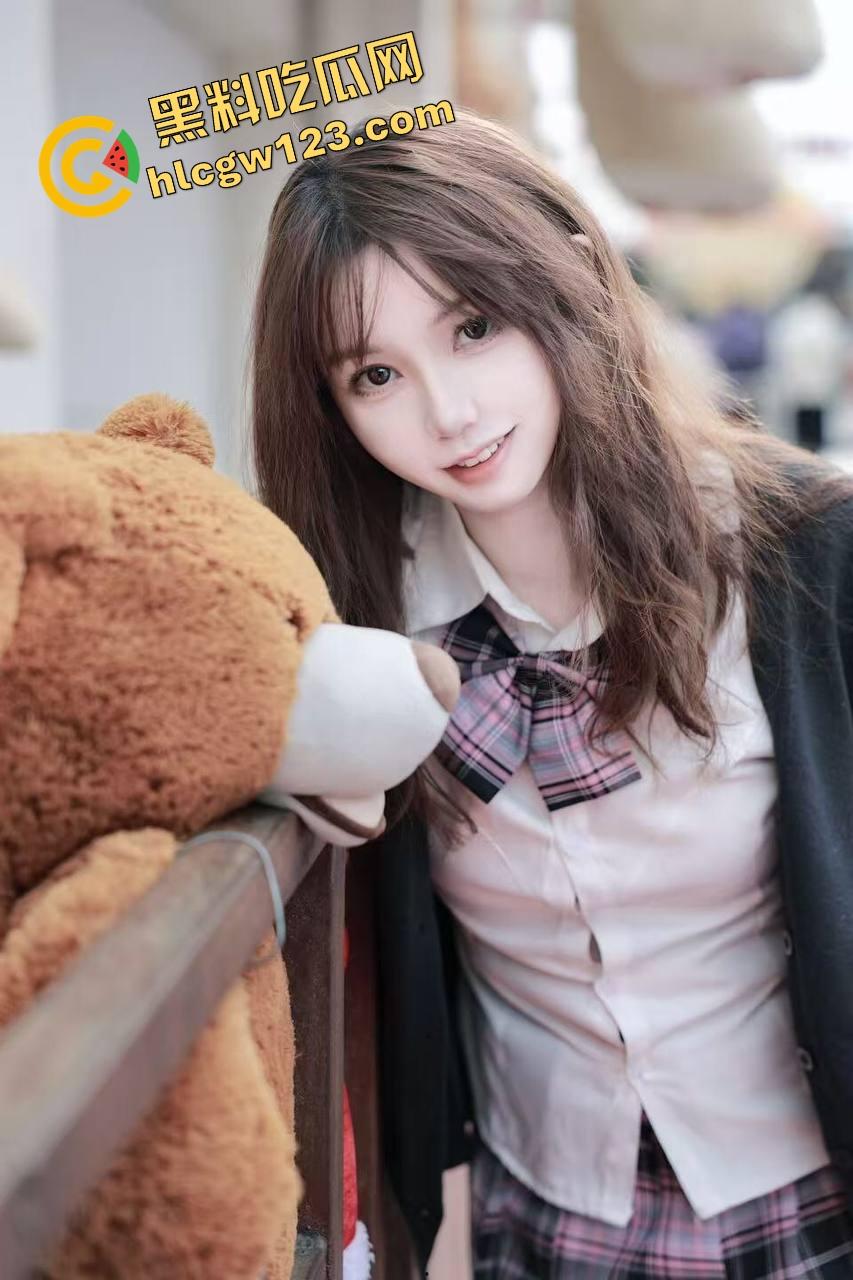 有个漫展女友是种什么体验?想日谁她就能变谁,今天是蕾姆,明天是草莓猫,每次日逼都像换了个人!-1