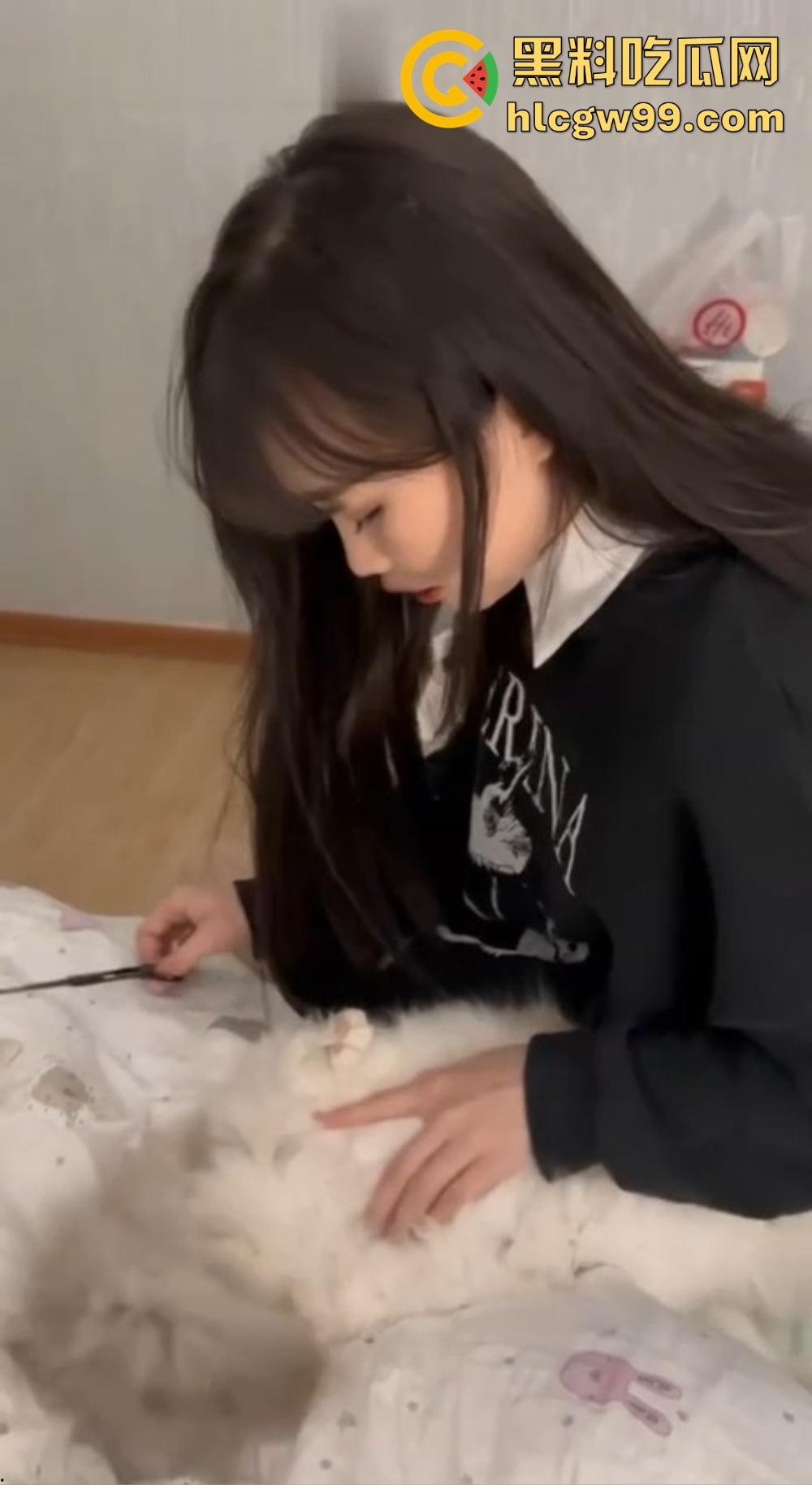 高颜值美女【林淼】白嫩大奶子晃得人眼花，自慰掰穴爽到喷水，被操到崩溃求饶，极品身材玩一次能爽三天！-2