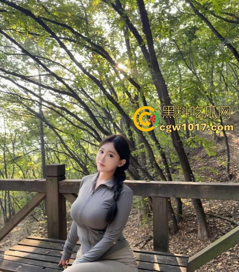 海角乱伦！家里的亲戚一起聚餐，与嫂子棋牌室激情交欢，亲友在隔壁打麻将，小叔子奋力操逼播种！-1