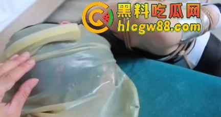 抖音云南24岁『每天存一块』发骚照钓金主，结果遭遇变态SM，塑料袋窒息爱捆绑调教，逼卖不成反被虐！-19