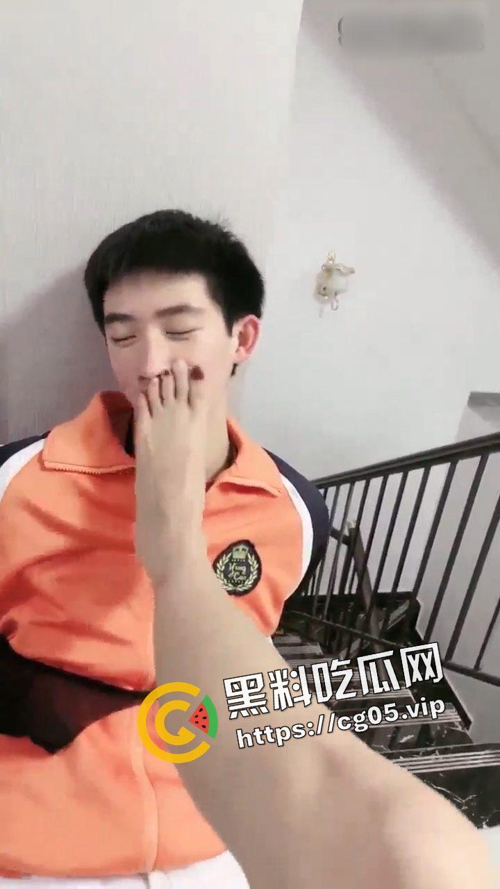 经典永流传-牙高高 大街上抓男高中生调教三部曲合一 可怜的未经世事的小男孩被坏女人玩弄-6