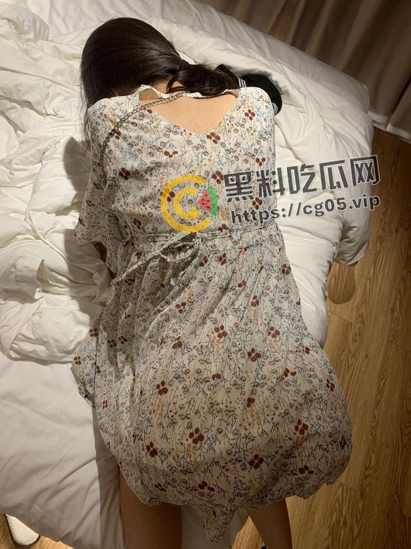 德州学院大二母狗 一个主人不够找了两个主人 带着跳蛋上课 在厕所被口交爆炒 性欲非常旺盛 经常勾搭陌生人干她-34