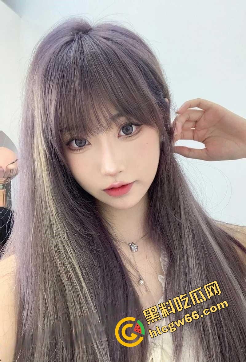 表面人畜无害,广西大眼萌妹『陈曦』被渣男操完偷拍,舔穴特写后入爆干全都怼脸拍,骚笑淫叫成寝室BGM!-1