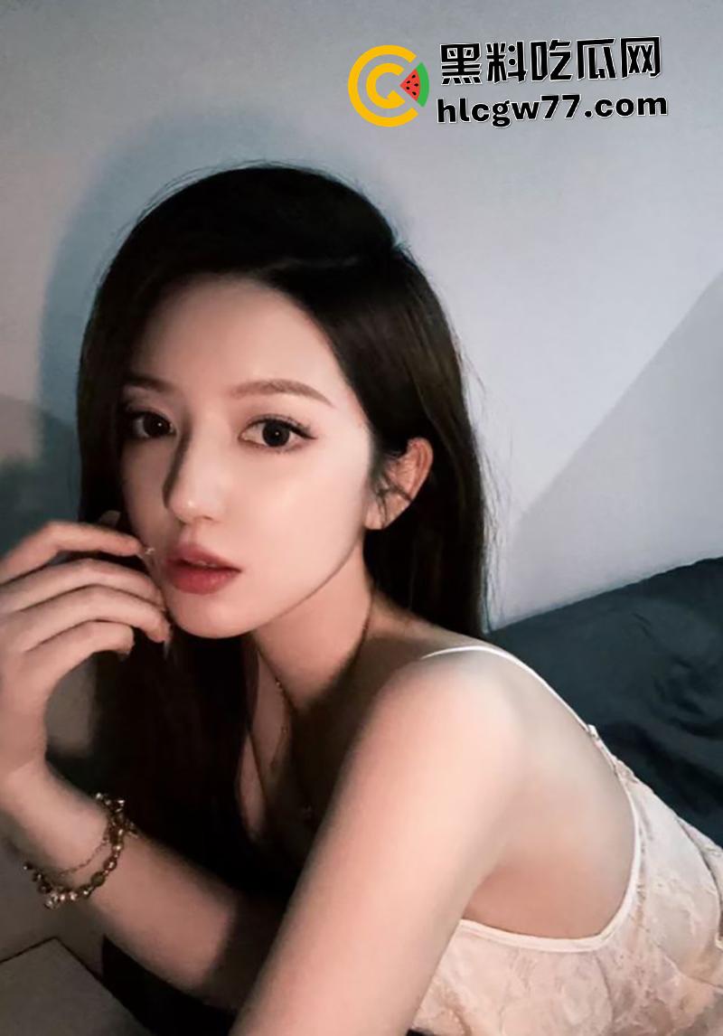 四川成都女主播【高洁】，被金主大价钱包养，不仅颜值高身材更是一流，这身材真让人眼馋！-1