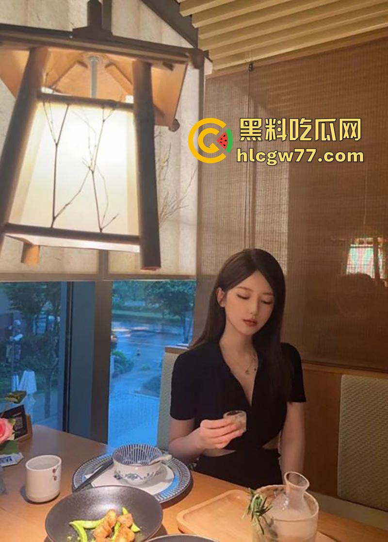 四川成都女主播【高洁】，被金主大价钱包养，不仅颜值高身材更是一流，这身材真让人眼馋！-3