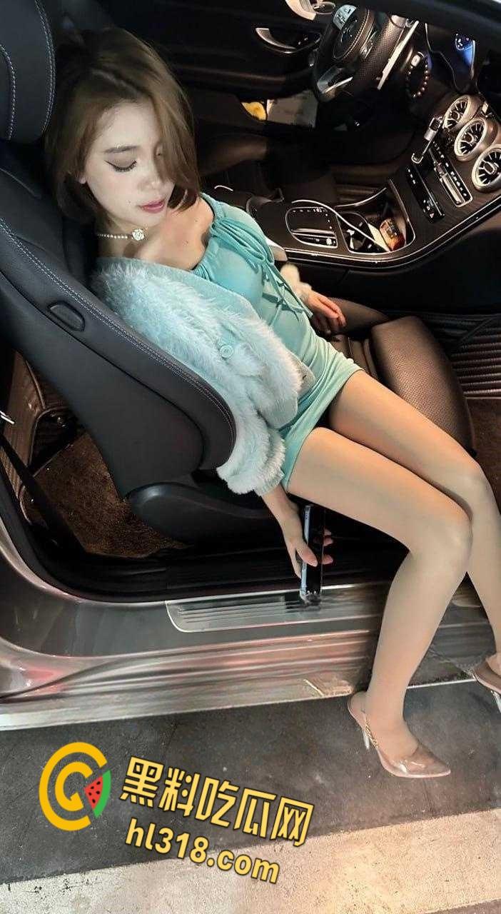 肌肉猛男体育生约炮合集，镜前爆操一字马芭蕾女神，干的母狗呻吟不断，拔屌瞬间就颤抖抽搐  !-1