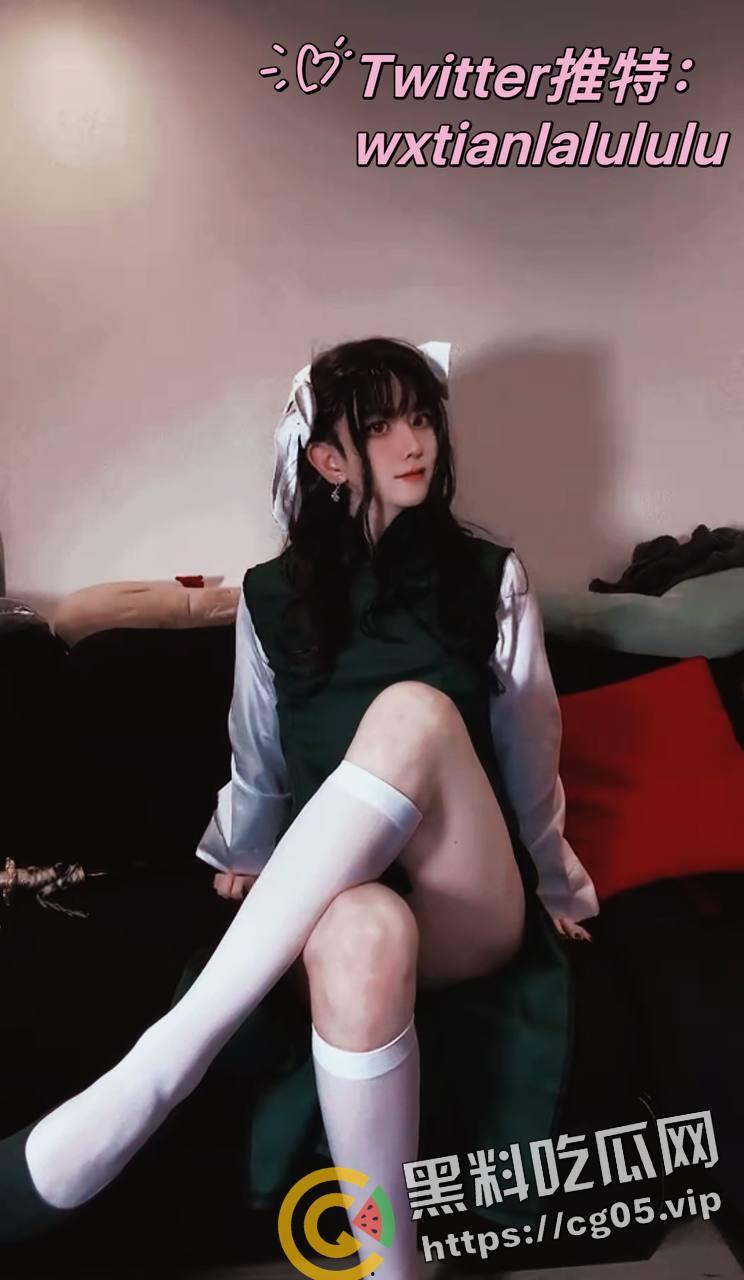 瓜友投稿！加拿大留学生【子瑜】线上装男娘卖裸照 线下做异性spa 给钱男女都能上 两头钱都赚的贱人-27