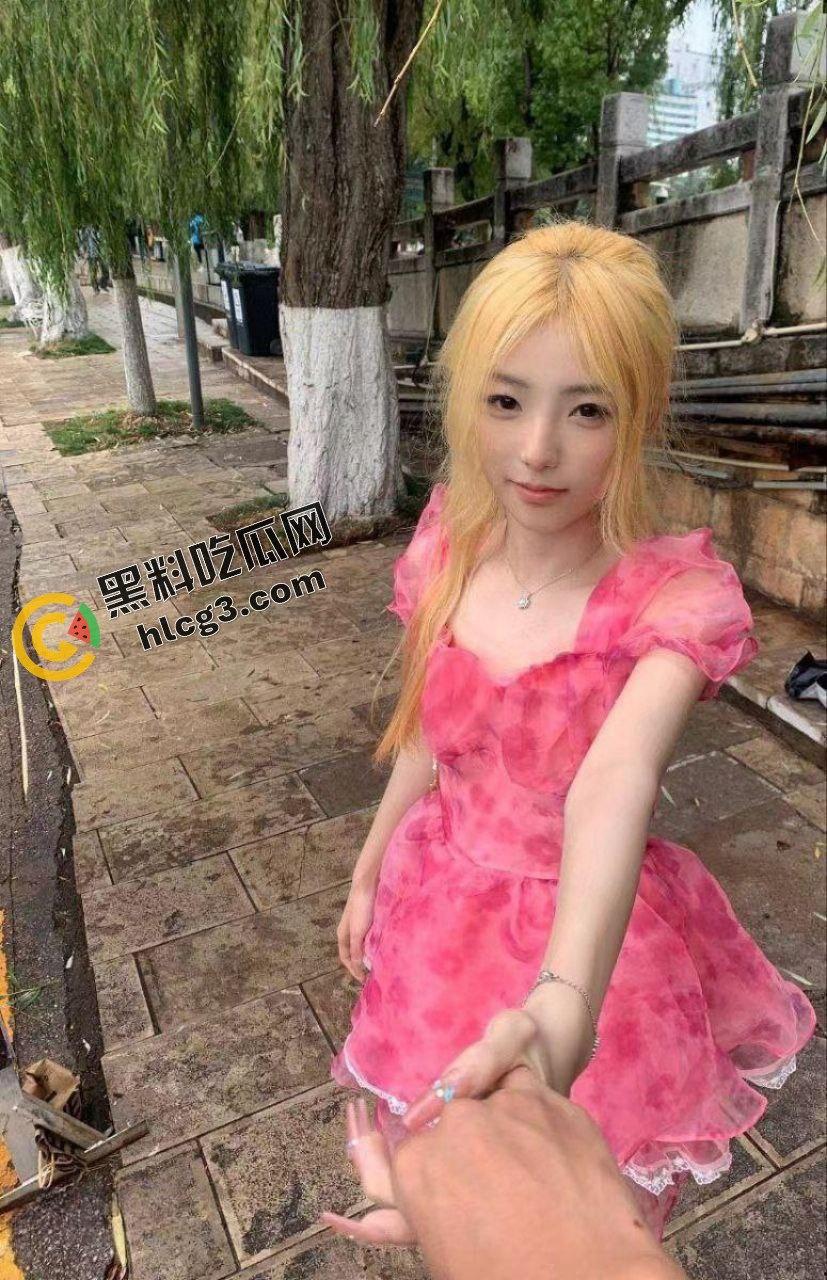 上海00年『叶蓉蓉』沦为金钱奴隶!清纯女神小萝莉与金主爸爸口交私拍曝光,男友心碎成绿帽侠!-11