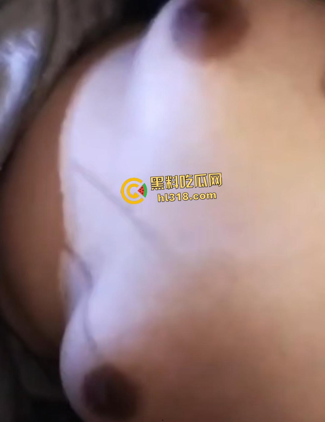 幼稚脸学生妹背叛男友磕炮聊骚，露脸自慰视频奶子，被男友发现直接曝光这骚奶子！-7