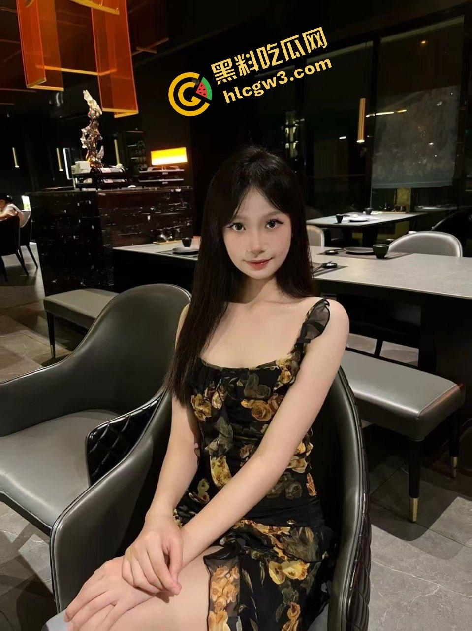 湖南长沙反差骚鸡甜御女神『刘晴』与黄毛男友酒店多体位激情干炮 不慎泄密 原创真实曝光！-7