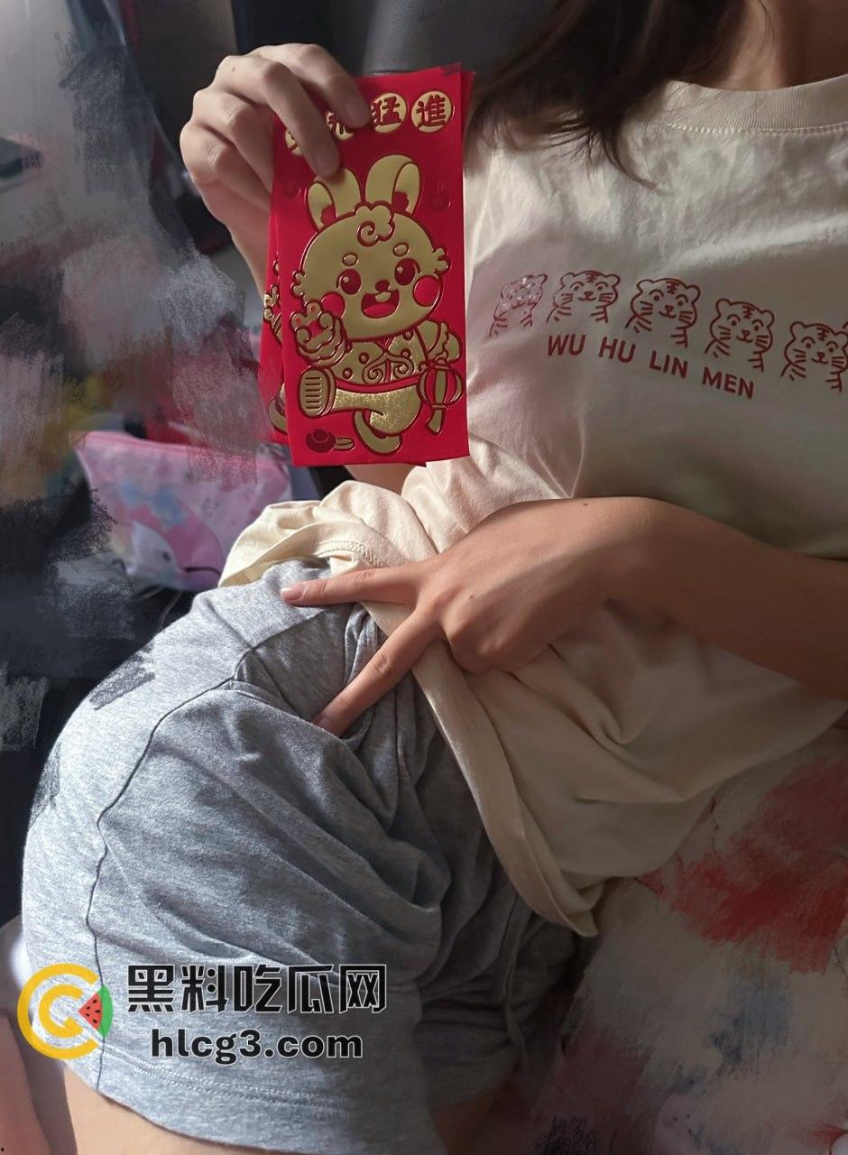 新加坡情侣网黄甜蜜又刺激！拍片吃生蚝补充体力，分享优雅的大奶博主性爱日常，高质量视频流出！-17