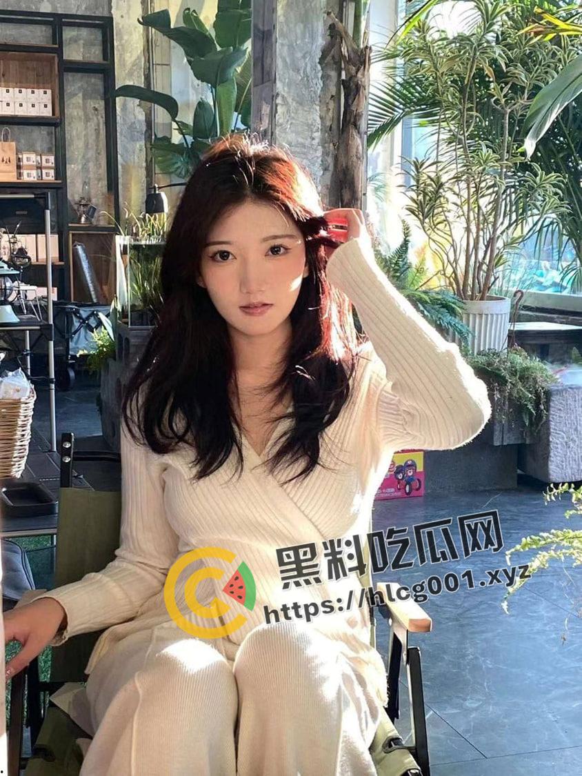 天津美术学院反差婊！体育生的肉便器 奶头粉嫩 身材极品 叫声太浪了 减低音量 放心食用-2