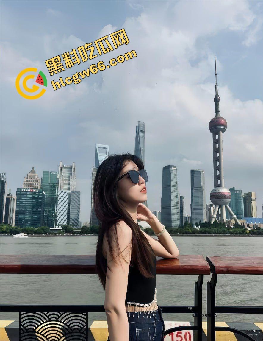 青岛霸王茶姬店员【敏敏】性爱自拍泄露!出租屋被操到浪叫喷水,小穴张开自拍全程曝光,真是敢玩的小母狗!-2