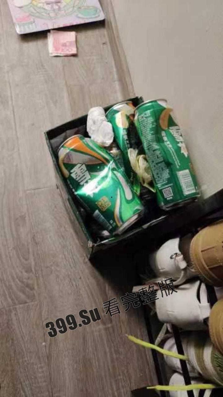 离谱!女学生自营卖淫可接受3P 给男友戴绿帽 谎称在ktv做行政,被闺蜜戳破谎言 ,房间全是避孕套,最后还给送进局子-13