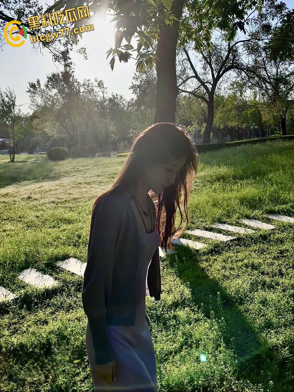 杭州高颜值反差少妇【施芮雯】,长腿尤物露脸淫荡,口活后入引爆极致狂欢!-2