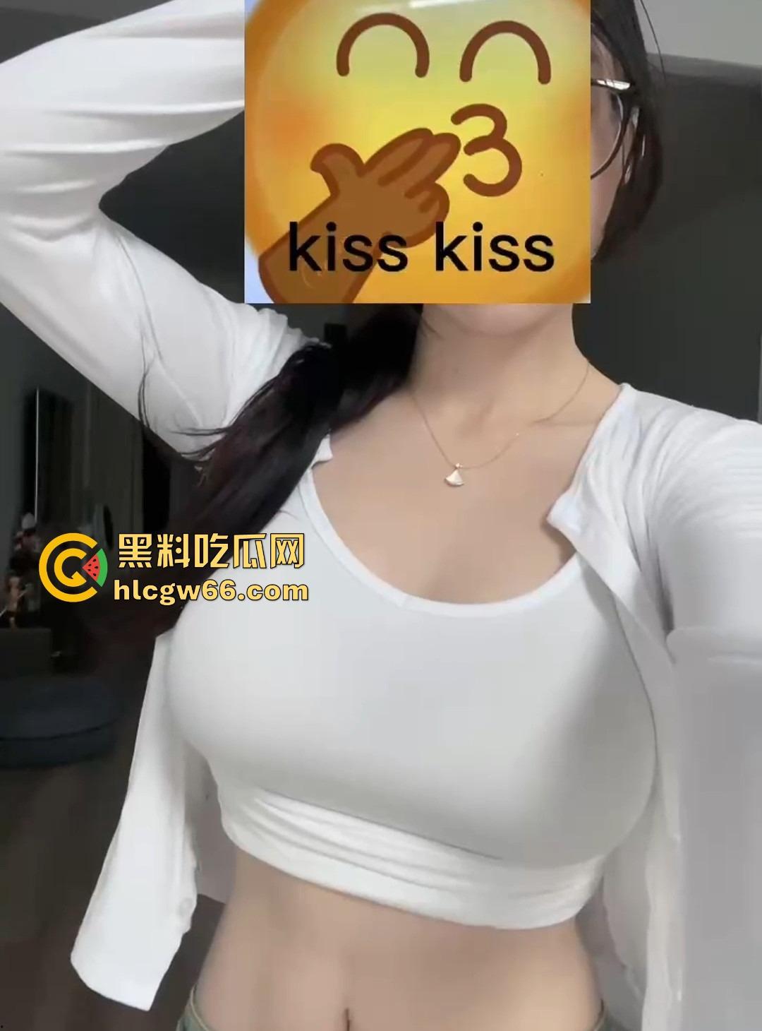 江苏盐城眼镜妹前女友『许多多』大腿夹跳蛋自拍后入,骚逼浪得像被电过,早起的人儿有逼看!-1