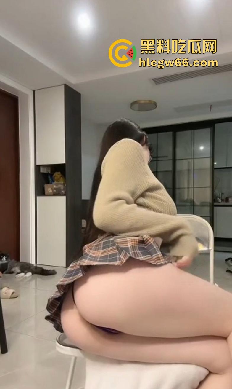 江苏盐城眼镜妹前女友『许多多』大腿夹跳蛋自拍后入,骚逼浪得像被电过,早起的人儿有逼看!-9