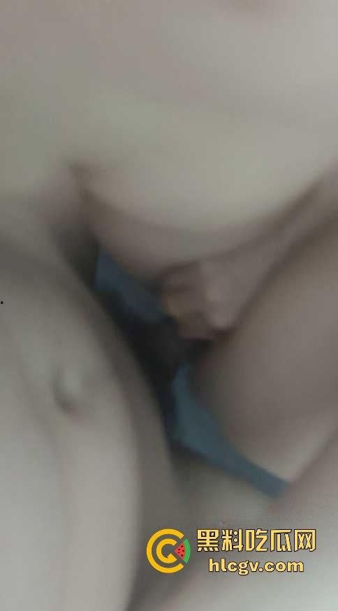 抖音清纯少女【小鬼】童颜下的另一面！人如其名隐藏的第二人格让人惊讶！-7