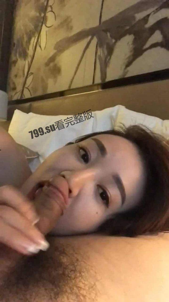 精品流出 欠债 20 万的广州网红脸巨乳人妻 和炮友边打炮边聊天-1