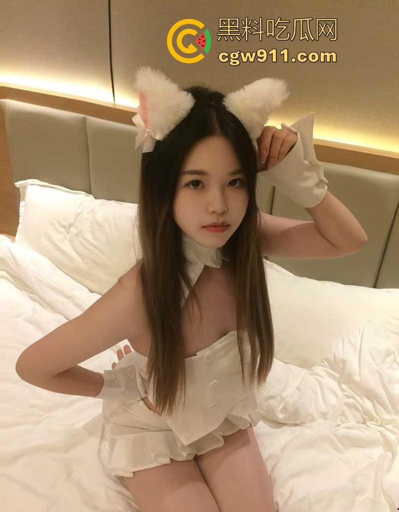 天津大学高颜值女大【李思莹】被男友玩成贴身性宠,逛街被拽进厕所扒光猛操,约炮露脸舔屌,敏感肉体随时待操!-4