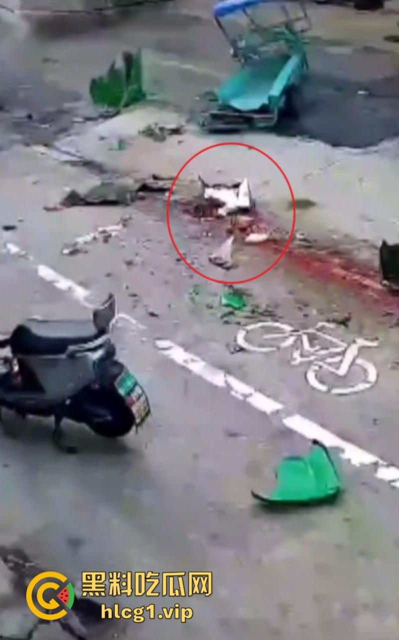 芜湖起飞失败! 浙江温州龙港市蔚来车祸 现场一片狼藉!-8