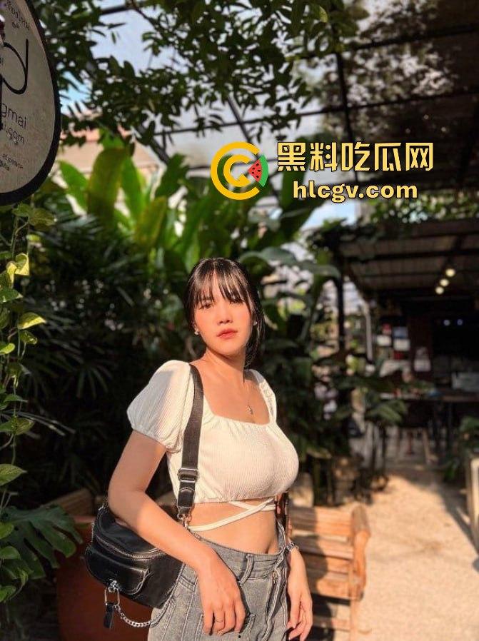 泰国极品巨乳嫩妹【jijik】遭渣男泄密!身材爆表,奶子又大又挺,激情时表情风骚叫声不断!-4