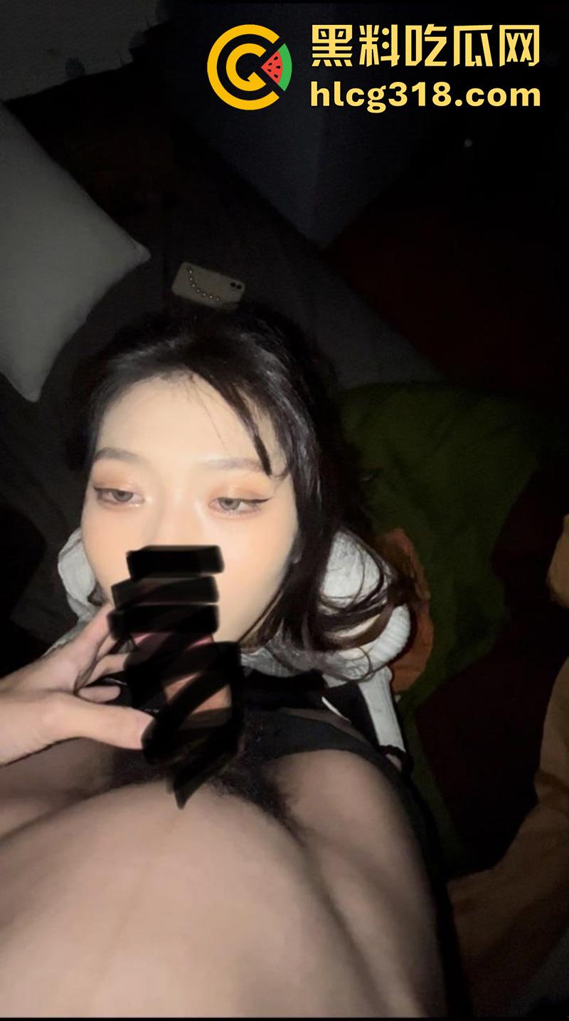 山西大学异物癖母狗【王思琴】，只要一看到粉色就会发骚，一个粉色尾巴肛塞，就能把她变成性奴！-5